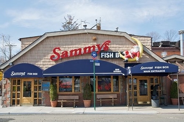 Sammy S Fishbox Restaurant In Bronx Ny 10464 Citysearch Sammy S Fishbox Restaurant